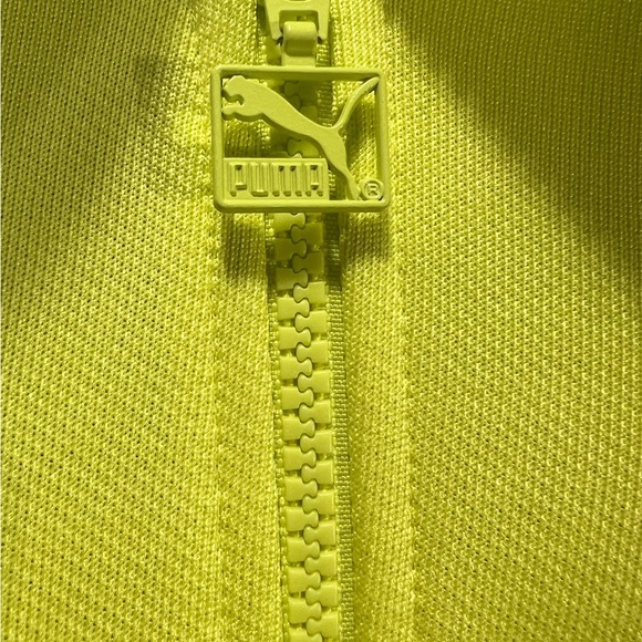 PUMA, LARGE, NEON GREEN WITH NAVY TRIM, ZIP-UP. NWT - Picture 5 of 10